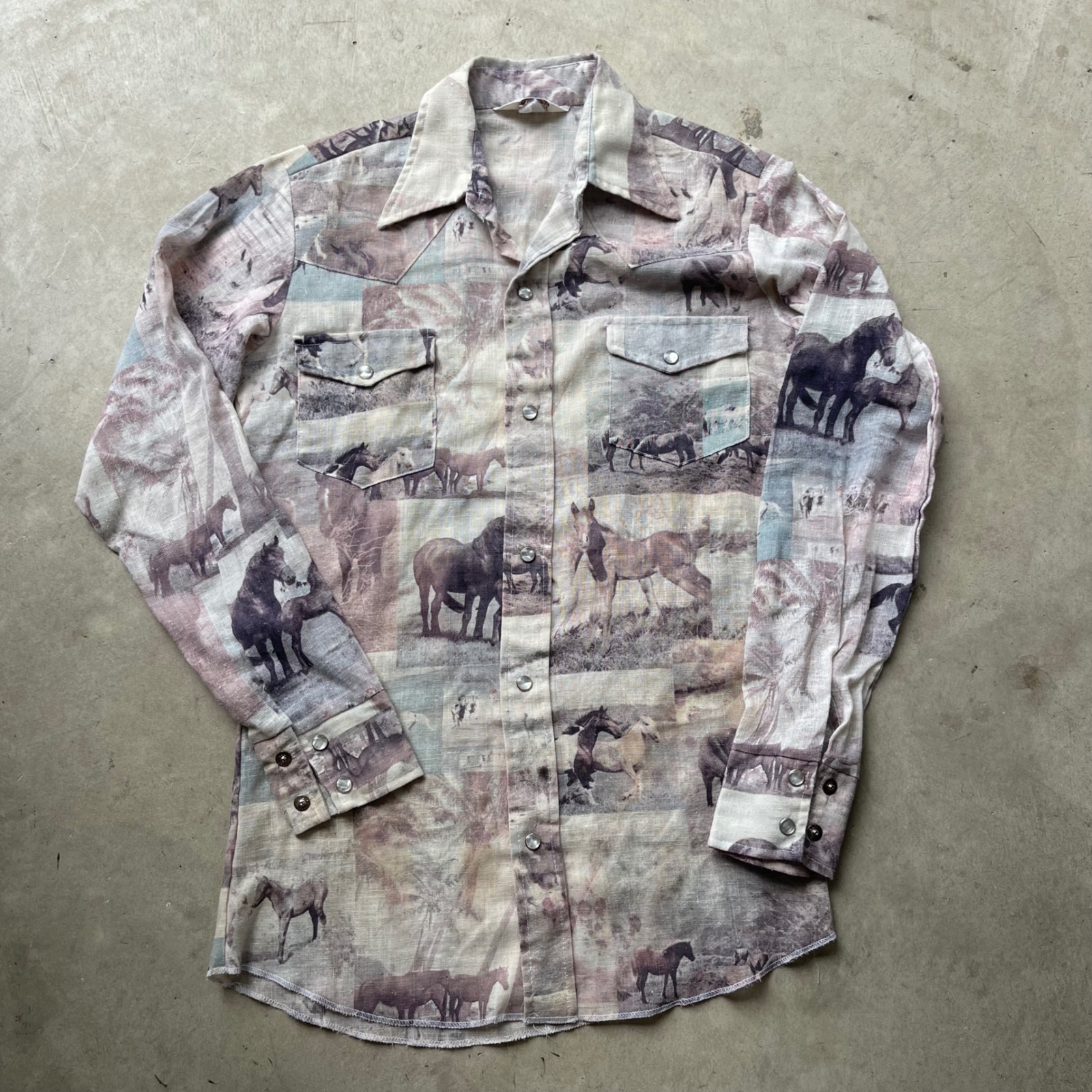 Vintage 70s Prior Westerns Horse Print Snap Button Shirt Distressed Mens M